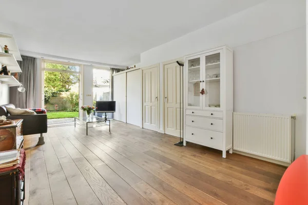 Ein Gemütliches Haus Mit Weißen Möbeln — Stockfoto