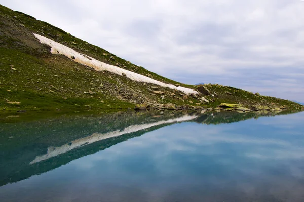 Reflet Ciel Sur Calme Lac Géorgien Géorgie — Photo