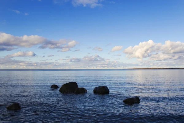 Scenic View Calm Rocky Shore Cloudy Sky — Stock Photo, Image