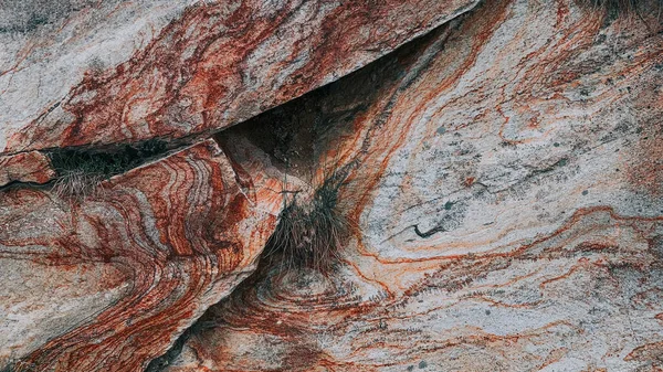Gros Plan Surface Rocheuse Géologique Avec Motif Ondulé Rouge — Photo