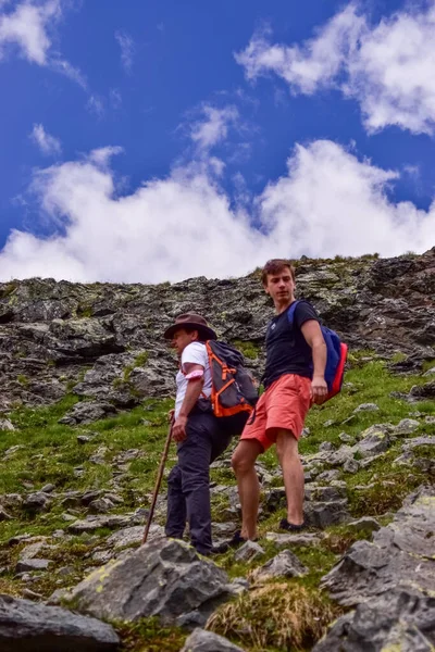 Ceresole Italy Aug 2021 Vertical Shot Hikers Ceresol Italy — Stock Photo, Image