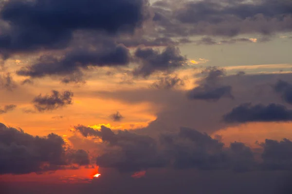 Una Vista Panorámica Del Cielo Colorido Las Nubes Durante Puesta — Foto de Stock