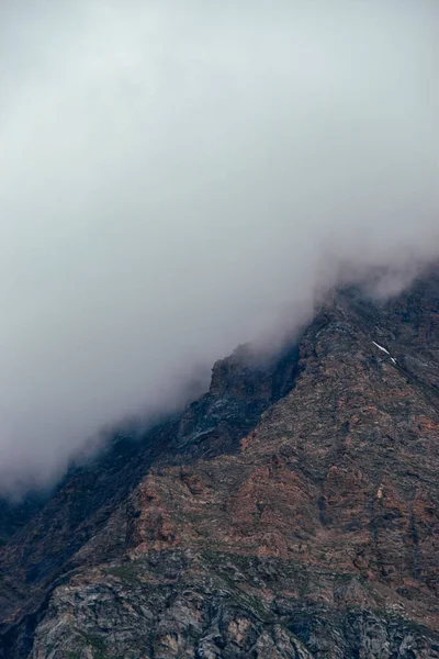 Slope Rocky Mountain Foggy Sky Gran Paradiso National Park Italian — Stock Photo, Image