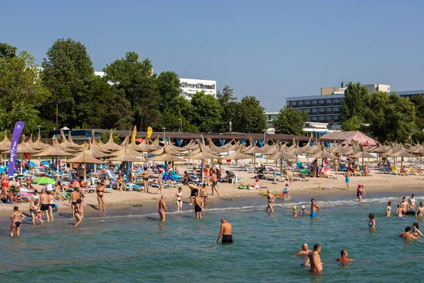 Mangalia Rumania 2021 Primer Plano Gente Playa Ciudad Mangalia Rumania —  Fotos de Stock