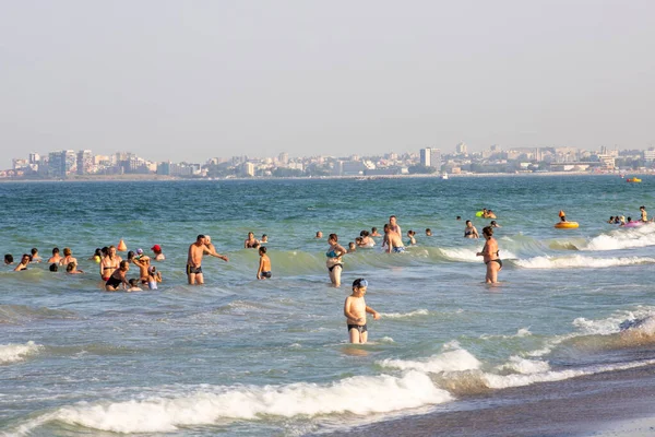 Mamaia Romania Iul 2021 Mulți Turiști Plaja Mării Negre Din — Fotografie, imagine de stoc