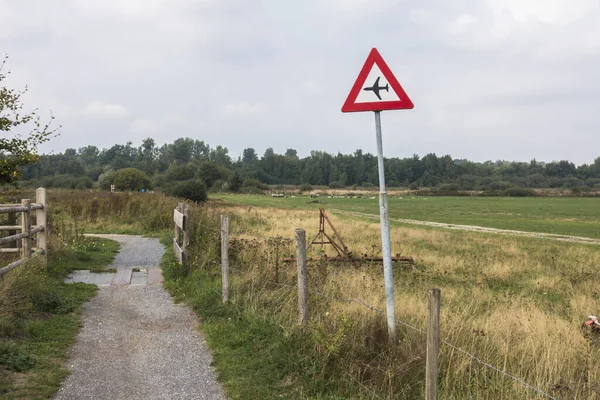 Verkeerstekens Van Laagvliegende Vliegtuigen Het Natuurpark Roode Beek Schinveld Nederland — Stockfoto