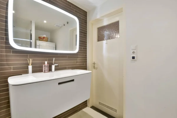 근사하고 현대식 욕실의 — 스톡 사진