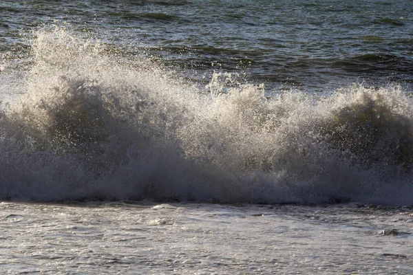 Velké Mořské Vlny Šplouchání Během Bouřlivého Počasí Batumi Georgia — Stock fotografie