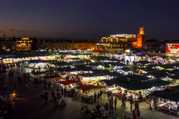 Marrakech Morocco Dezembro 2019 Barracas Comida Multidões Praça Jemaa Fna — Fotografia de Stock