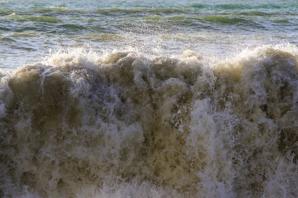 Een Grote Zee Golven Plons Tijdens Stormachtig Weer Batumi Georgia — Stockfoto