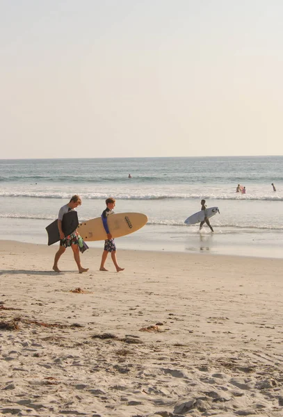 San Diego United States Aug 2021 Photo Surfers Holding Board — стокове фото