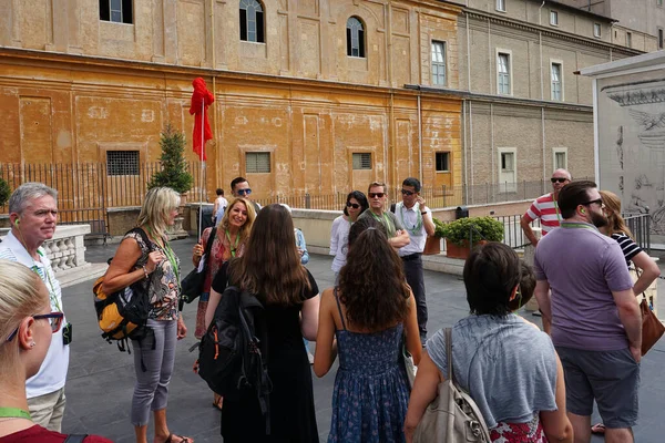 Ватикан Города Ватикан Июля 2019 Года Группа Туристов Гидов Путешественников — стоковое фото