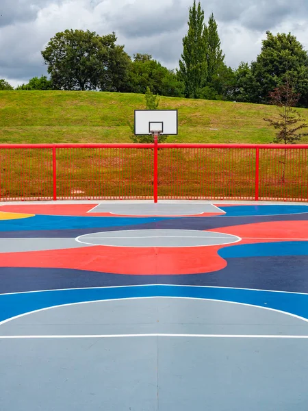 Ein Schönes Buntes Basketballfeld — Stockfoto