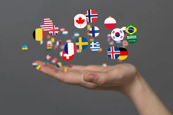 展示各种国旗3D渲染的人 全球通信概念 — 图库照片