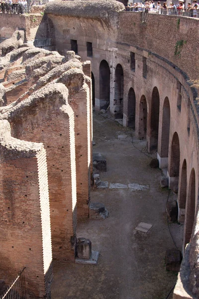 Вертикальный Снимок Коридора Колизея Солнечный День Риме Италия — стоковое фото