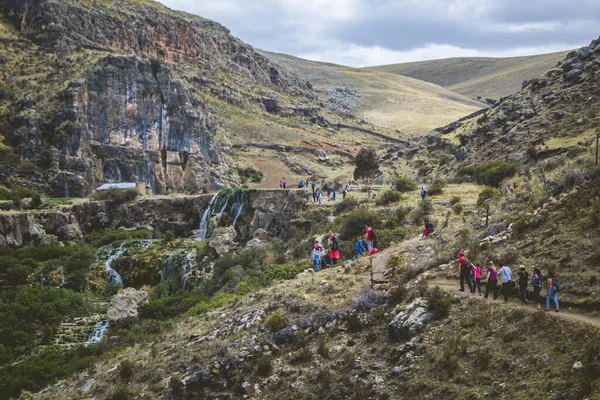 Pessoas Que Andam Nas Montanhas Ayacucho Peru — Fotografia de Stock