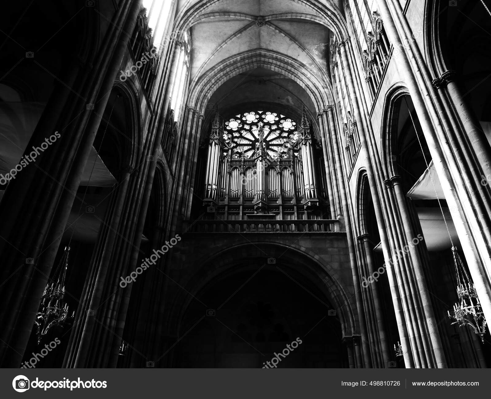 Bonita Imagen Bóveda Catedral Gótica Llamada Notre Dame 'Assomption  Clermont — Foto de stock #498810726 © Wirestock, image size:1600x1301