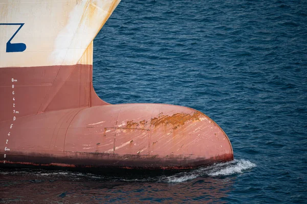 Plan Rapproché Détail Navire Dans Mer Bleue — Photo