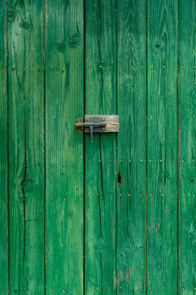 Eine Alte Holztür Mit Altem Metallgriff — Stockfoto