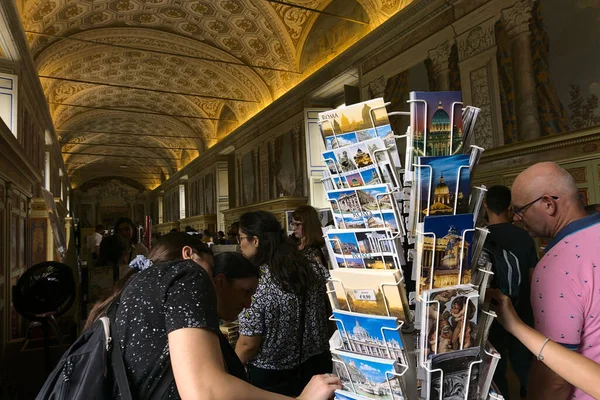 Ватикан Города Ватикана Сен 2019 Невысокий Интерес Туристов Открыткам Музее — стоковое фото