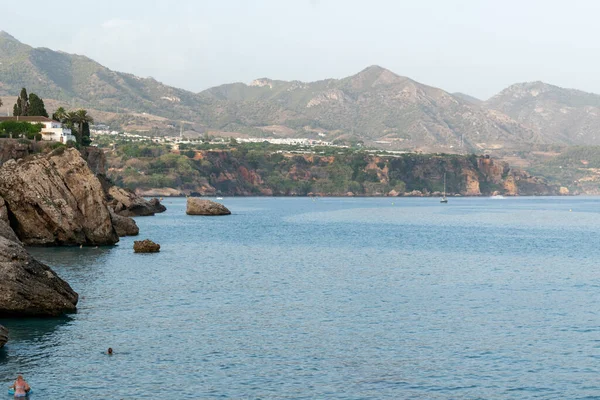 Paisaje Colinas Acantilados Rodeado Por Mar Nerja España —  Fotos de Stock