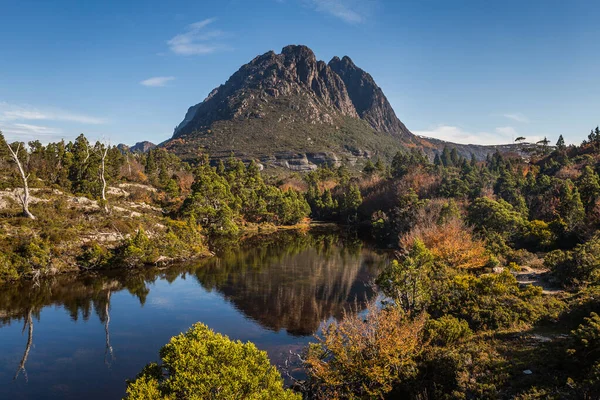 Beautiful View Little Horn Peak Reflected Twisted Lake Tasmania Australia — Stock Photo, Image