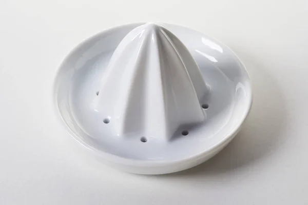 Juicer Cítrico Manual Porcelana Estilo Minimalista Com Esmalte Branco Sobre — Fotografia de Stock