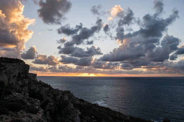 Pacífico Pôr Sol Nublado Visto Alto Penhasco Longo Costa Parte — Fotografia de Stock