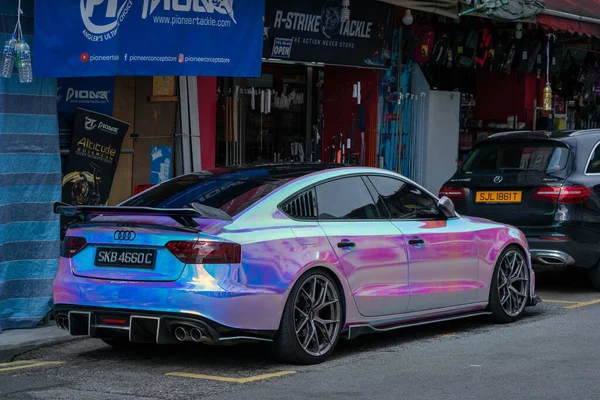 Singapore Singapore 2021 Augusztus Színes Audi Autó Parkol Szingapúr Utcáin — Stock Fotó