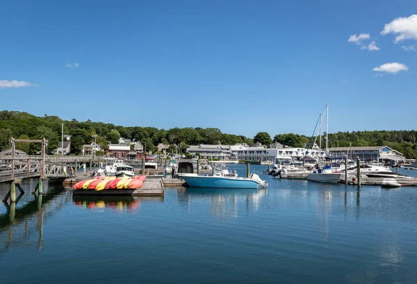 Πλοία Που Πλέουν Στο Λιμάνι Boothbay Maine Ηπα — Φωτογραφία Αρχείου