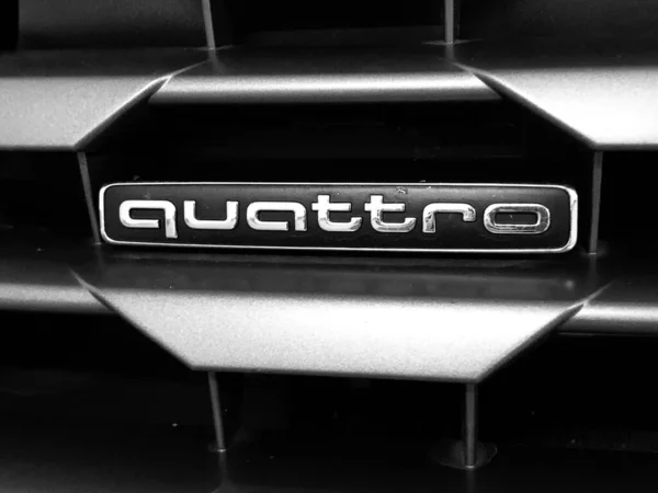 Мюнхен Германия Августа 2021 Крупный План Текста Quattro Производителе Автомобилей — стоковое фото