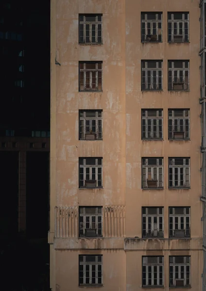 Vertical Closeup Old Building Dirty Windows — Stock Photo, Image