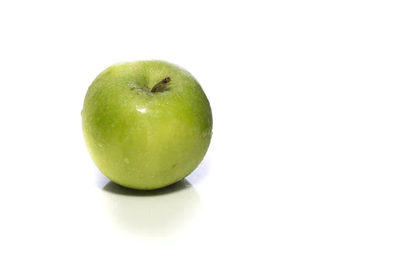 Detailní Pohled Lahodné Čerstvé Zralé Zelené Jablko Izolované Bílém Pozadí — Stock fotografie