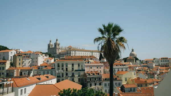 Ett Vackert Sommarlandskap Byggnader Lissabon Portugal — Stockfoto