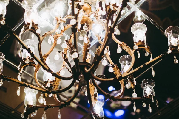 Low Angle Shot Chandelier Hanging — Stock Photo, Image