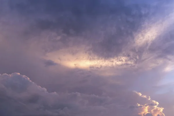구름낀 하늘의 숨막힐 — 스톡 사진