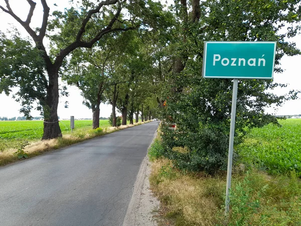 Una Vista Panorámica Cartel Con Poznan Escrito Carretera —  Fotos de Stock