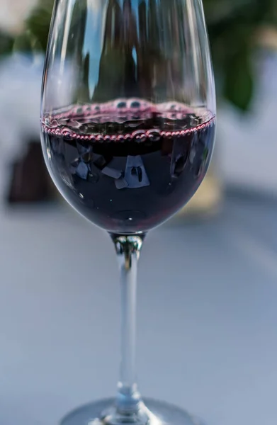 Pionowe Zbliżenie Kieliszka Wina — Zdjęcie stockowe