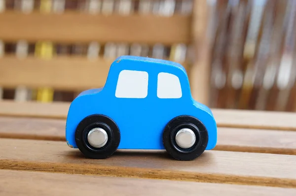 Makro Ujęcie Żółtego Plastikowego Zabawkowego Samochodu — Zdjęcie stockowe