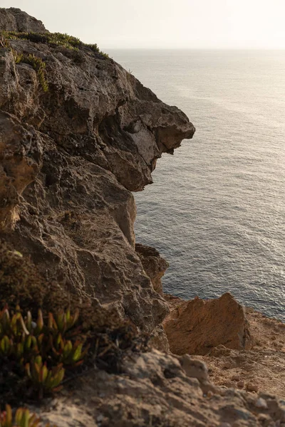 モロッコの大西洋岸の丘と水の美しい景色 — ストック写真