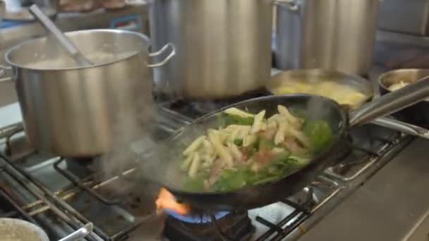 Material Primer Plano Cena Cocina Freír Verduras — Vídeo de stock