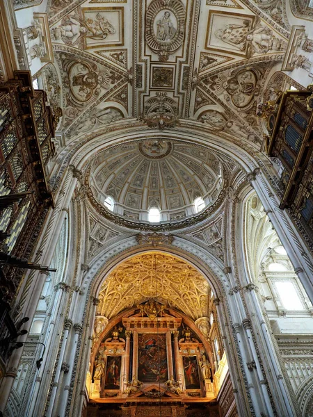 Interior Edificio Medieval Con Luz Que Viene Las Ventanas Celda — Foto de Stock