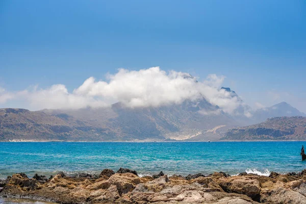 Μια Όμορφη Μέρα Στη Γραμβούσα Ελλάδα Χαμηλά Σύννεφα Και Ορεινούς — Φωτογραφία Αρχείου