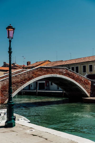 Plan Vertical Pont Dans Belle Venise Italie Pendant Lumière Jour — Photo