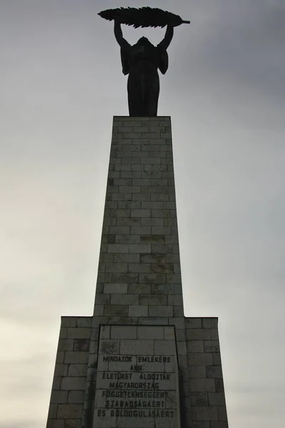 Budapest Węgry Sierpnia 2019 Statua Wolności Szczycie Wzgórza Widokiem Dunaj — Zdjęcie stockowe