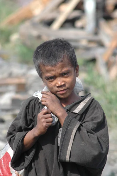 Мани Филиппины Октября 2011 Года Портрет Бедного Мальчика Дымной Горной — стоковое фото