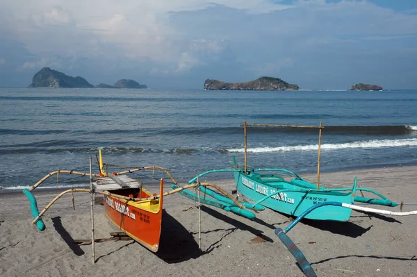 Antonio Philippinen Nov 2019 Die Beiden Fischerboote Sandstrand Mit Blauem — Stockfoto