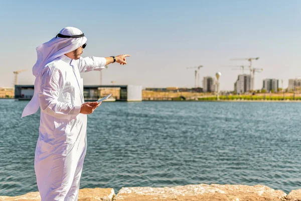 Homme Islamique Tenue Traditionnelle Travaillant Dans Une Zone Construction Sur — Photo