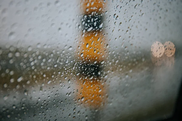 Primer Plano Las Gotas Lluvia Una Ventana Del Coche — Foto de Stock