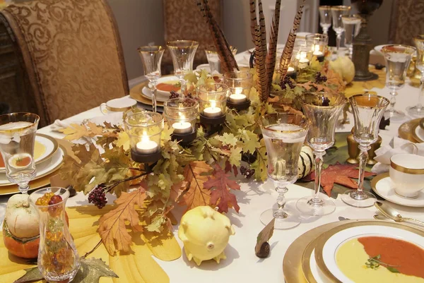 Una Mesa Cena Acción Gracias Con Diferentes Comidas Deliciosas Missouri — Foto de Stock